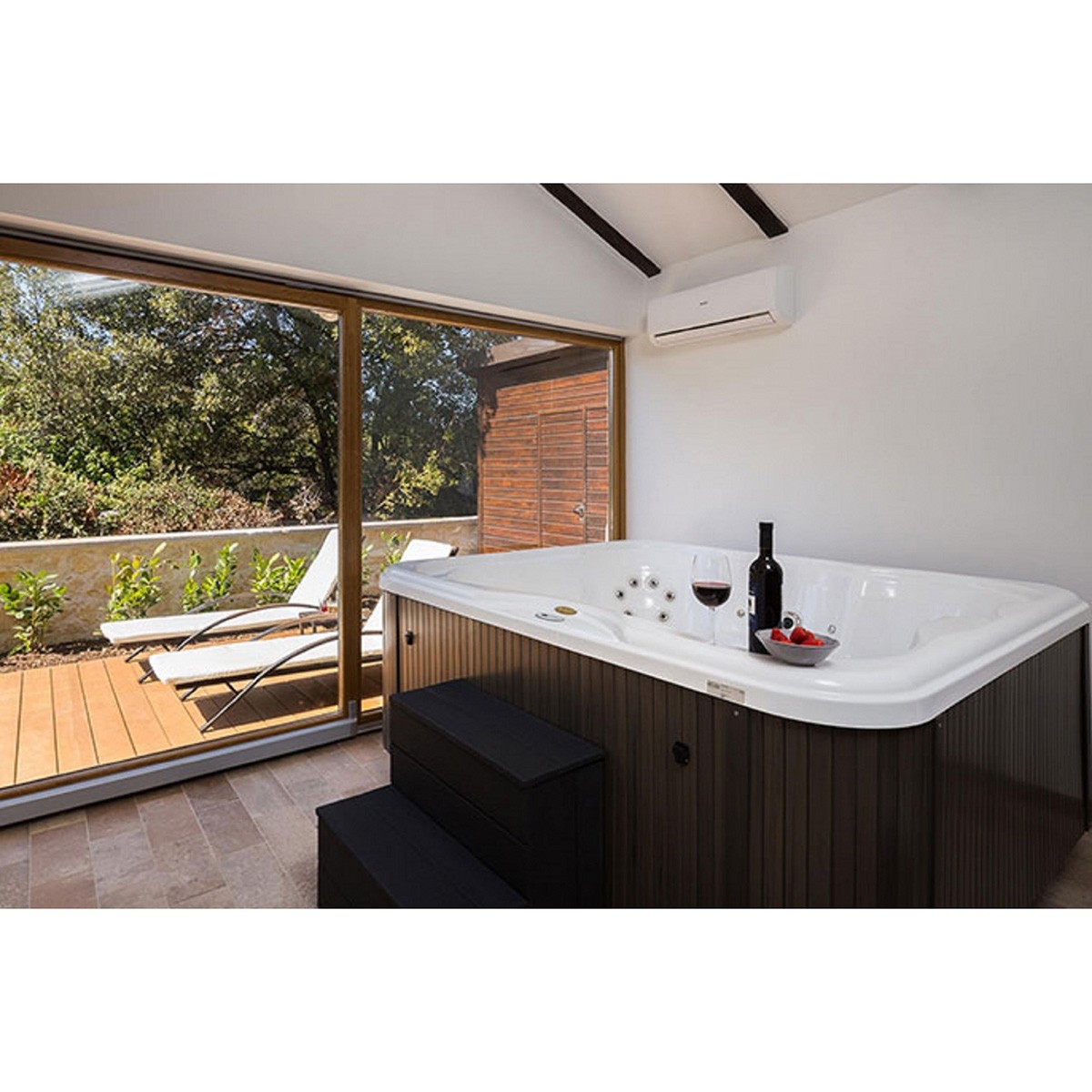 upload/products/RMObM_jacuzzi-lodge-mini-pool-03.jpg